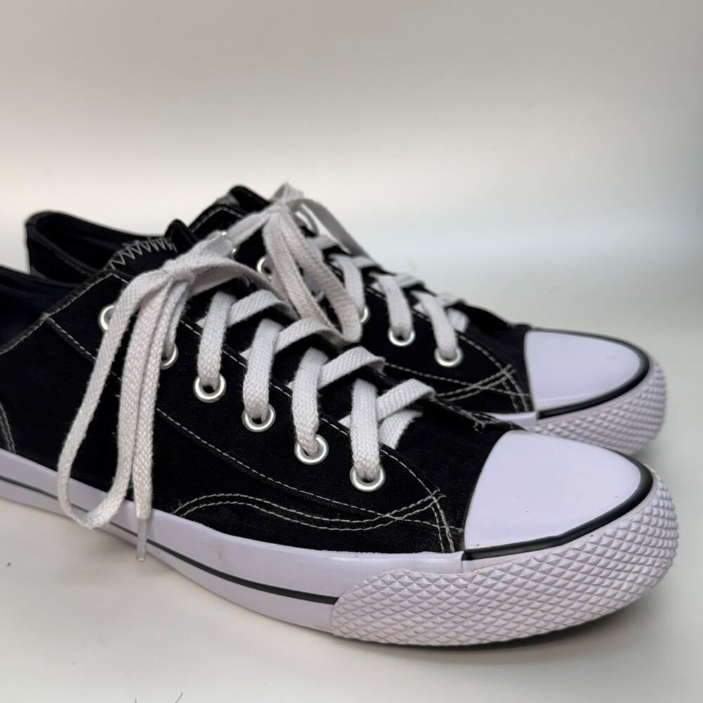 Airwalk Black Canvas Sneakers Men's Size 10.5